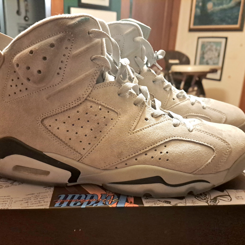 Air Jordan 6 Retro Georgetown High-Top Sneakers in Light Gray